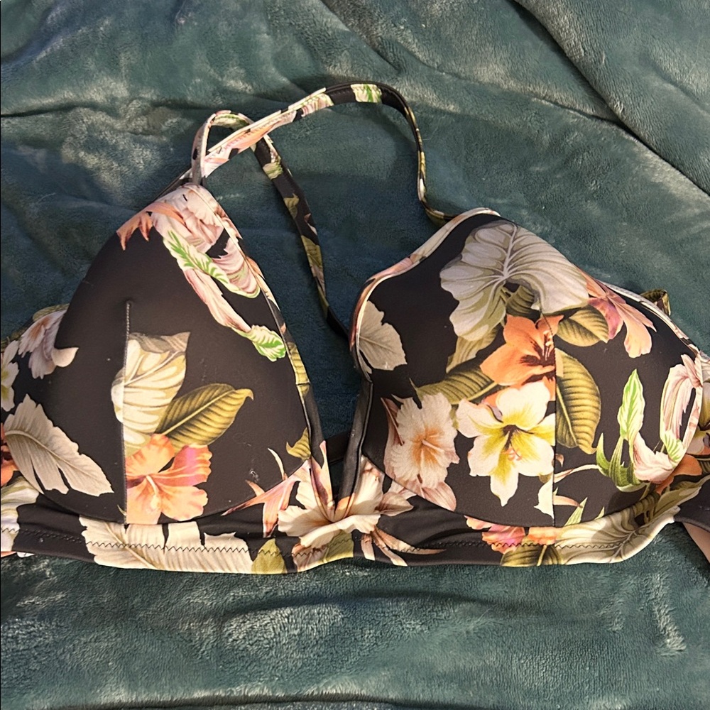 Shade & Shore Tropical Floral Bikini Top - Black and Pink